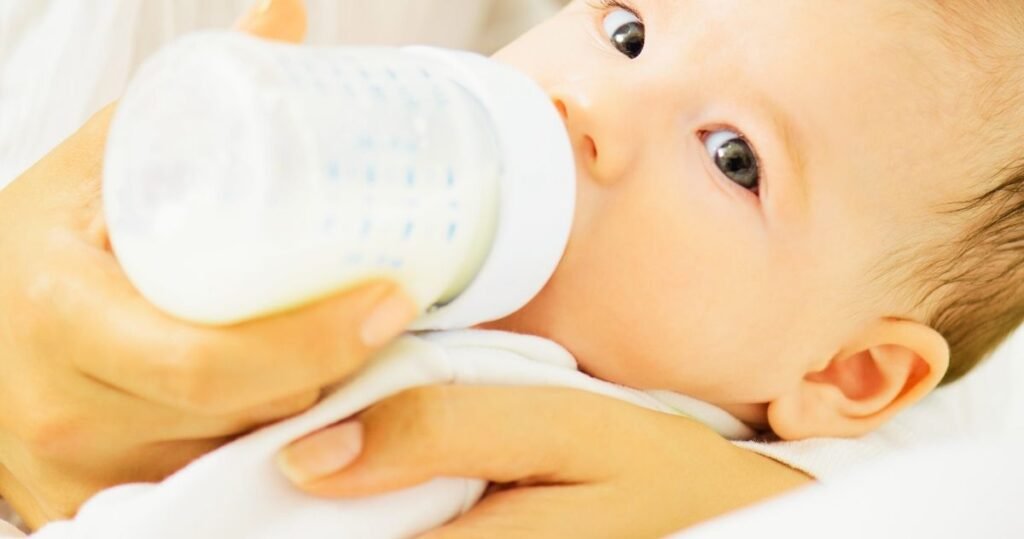 Feeding Tips for a 1-Month-Old Baby